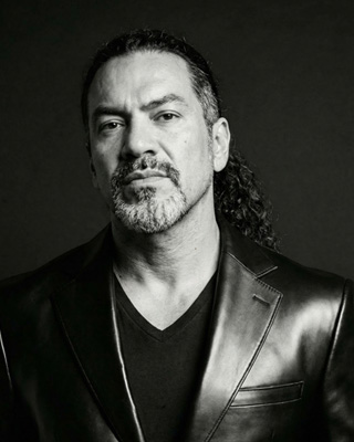 Mike Gurtek — Multimedia Creative Director, motion designer and AI content creator with 30+ years of industry experience